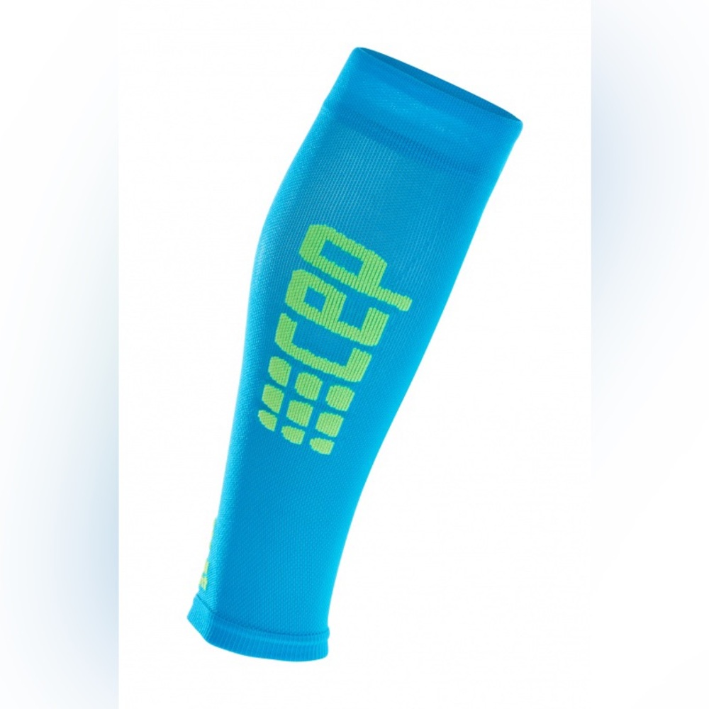 CEP RUNNING Ultralight Calf Compression Sleeves (women’s size II) in blue